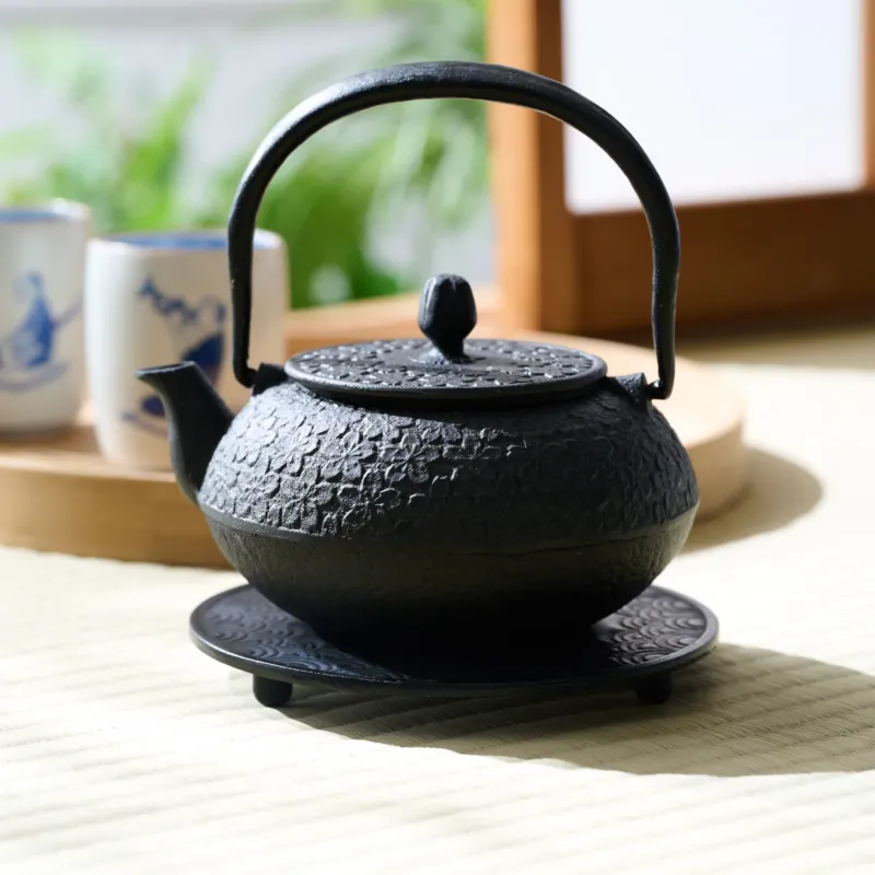 Sakura Cast Iron Kettle 20.3 fl oz