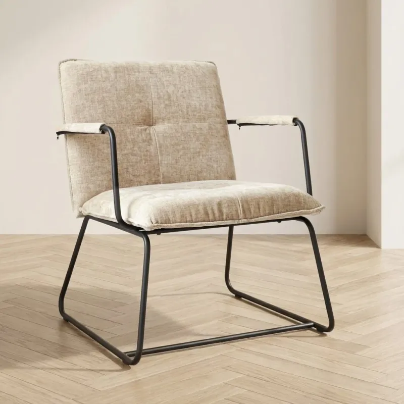 Sessel Hailey beiges Chenille-Mood-Foto in Modern Innenraum