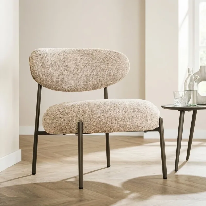 Sessel Nova Round Sandfarbener Stoff mit stimmungsvollem Fotomotiv Modern Innenraum