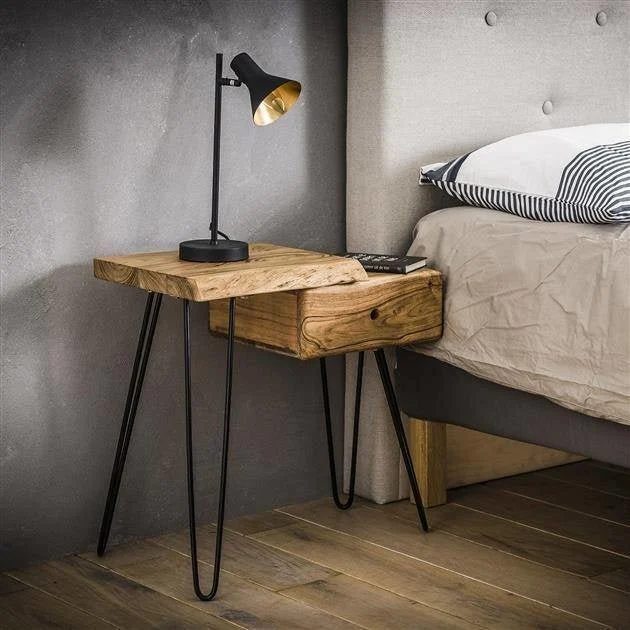Nachttisch Aberdeen DH Interior Akazie LxBxH 63x42x25 Akazienholz Ambientefoto diagonale Vorderansicht